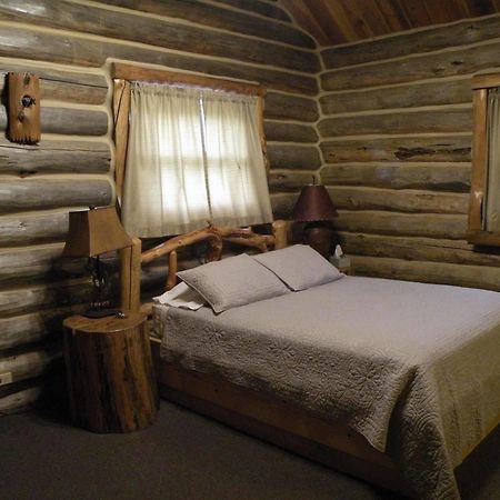 Gold Camp Cabins 卡斯特 外观 照片
