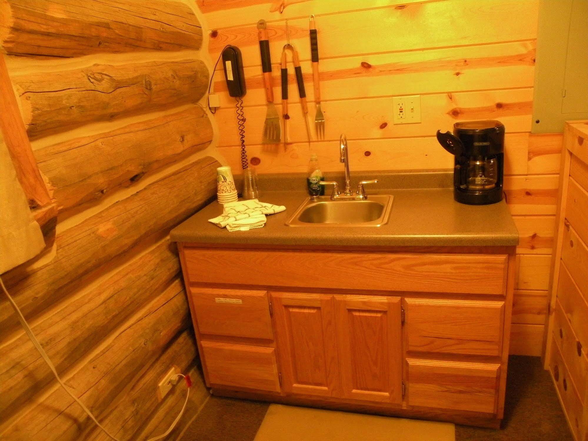 Gold Camp Cabins 卡斯特 外观 照片