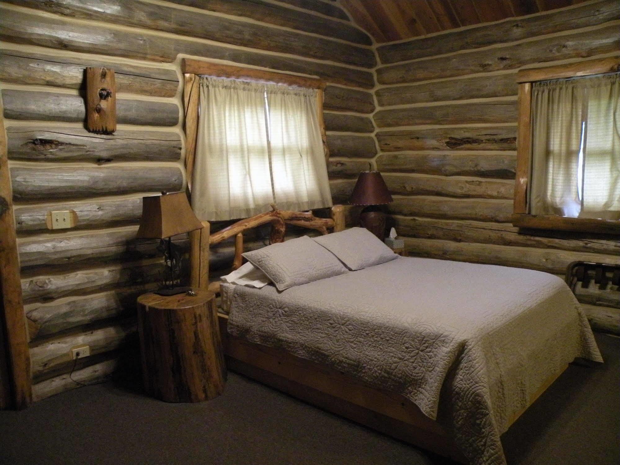 Gold Camp Cabins 卡斯特 外观 照片
